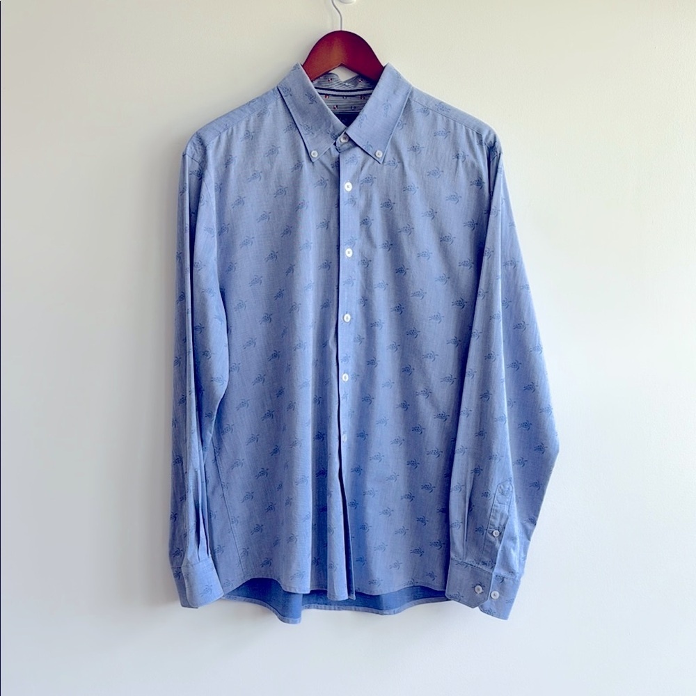 Charleston Threads Mens Shirt Size L‎ 100% Cotton Blue Turtle Print Button Down